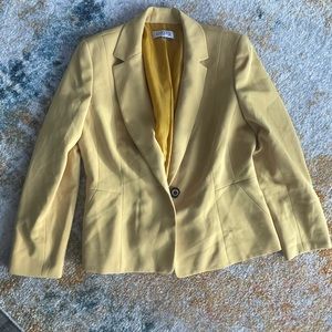 Yellow blazer